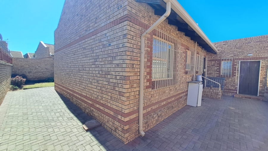 2 Bedroom Property for Sale in Uitsig Free State